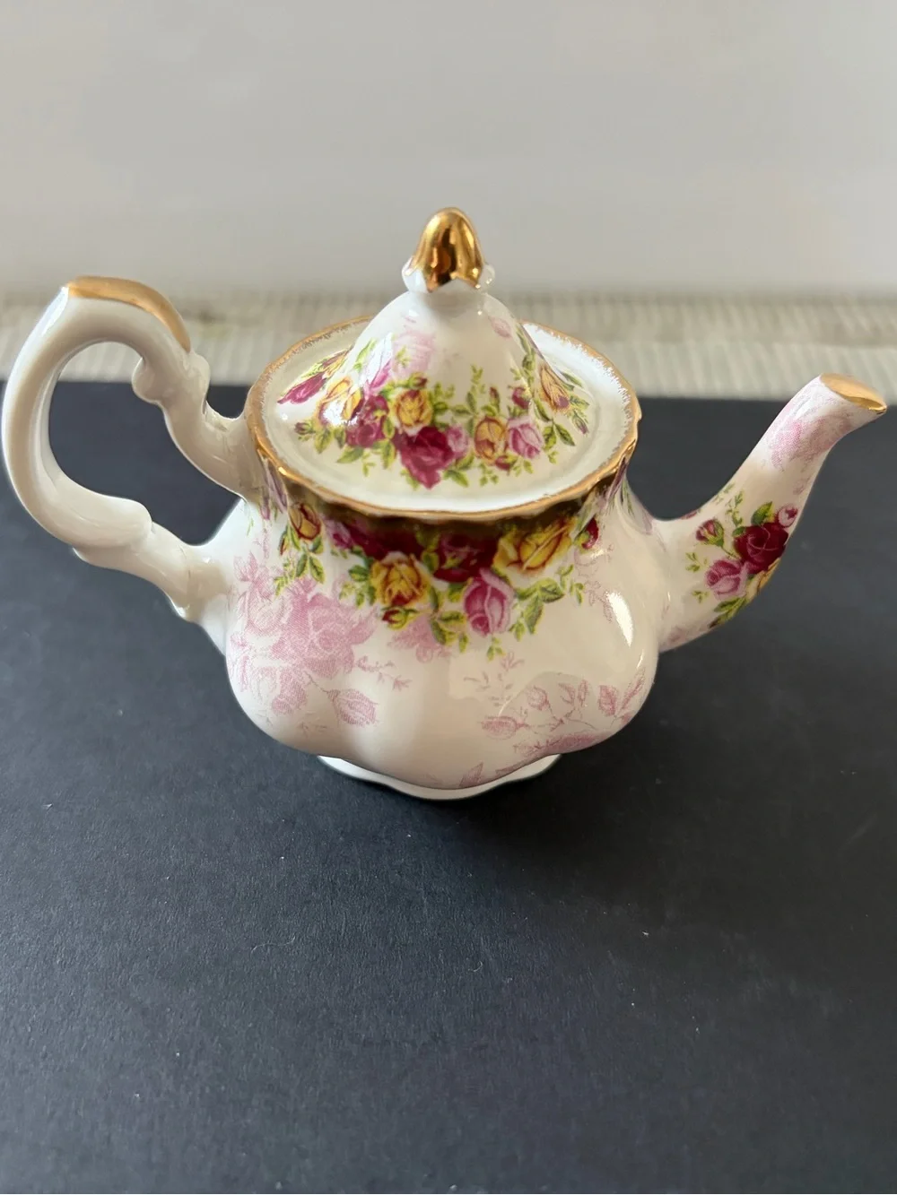 Royal Albert Old Country Roses Peach Damask Miniature Teapot Fine Bone China